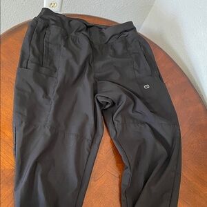 Women’s scrub bottoms excellent condition